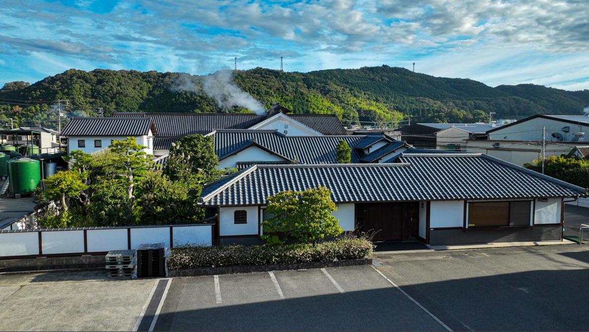 Exterior of Heiwa Shuzo in Kainan, Wakayama